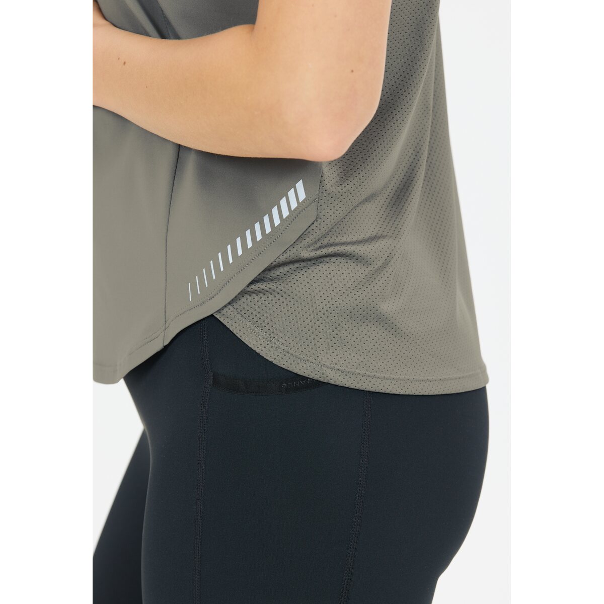 ENDURANCE BARRBARA W TRAINING TOP - Image 5
